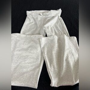 Edikted Naomi flared leggings. Size L. Heather gray